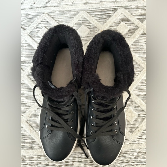 NWOT UGG KOOLABURRA SUNDELL BLACK FUZZ CHUCKA ANKLE BOOTS FAUX FUR SZ 9 - Picture 9 of 13